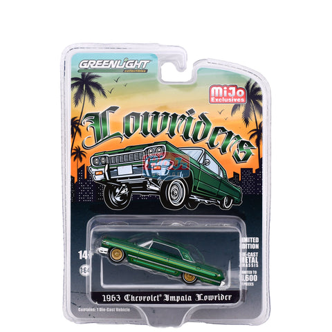 (Chase) 1963 Chevrolet Impala SS Lowriders Metallic Green Greenlight Collectibles Big J's Garage