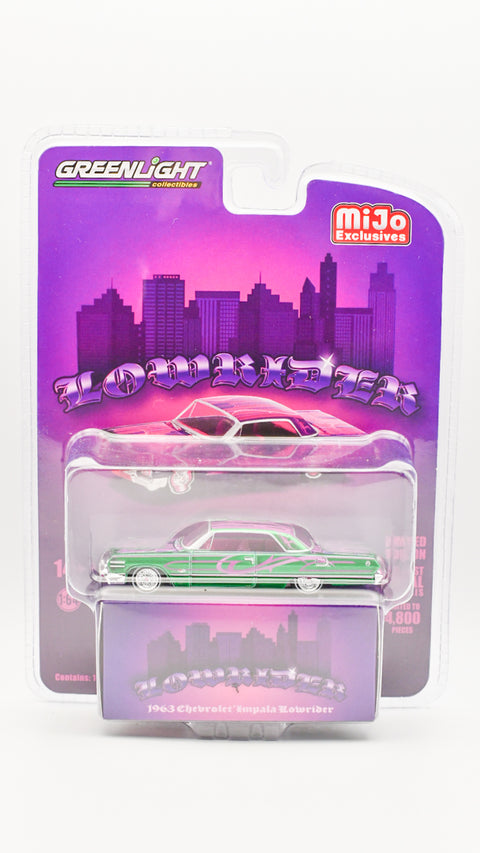 (Chase) 1963 Chevrolet Impala SS Lowrider Purple Greenlight Collectibles Mijo Exclusive