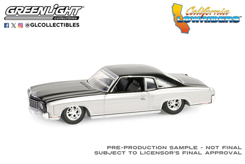 (Pre-Order) 1972 Chevrolet Monte Carlo Silver and Black California Lowriders Series 5 Greenlight Collectibles - Big J's Garage